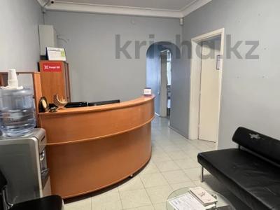 Свободное назначение, офисы, магазины и бутики, общепит, салоны красоты, медцентры и аптеки, образование, развлечения · 60 м² за 160 млн 〒 в Алматы, Алмалинский р-н