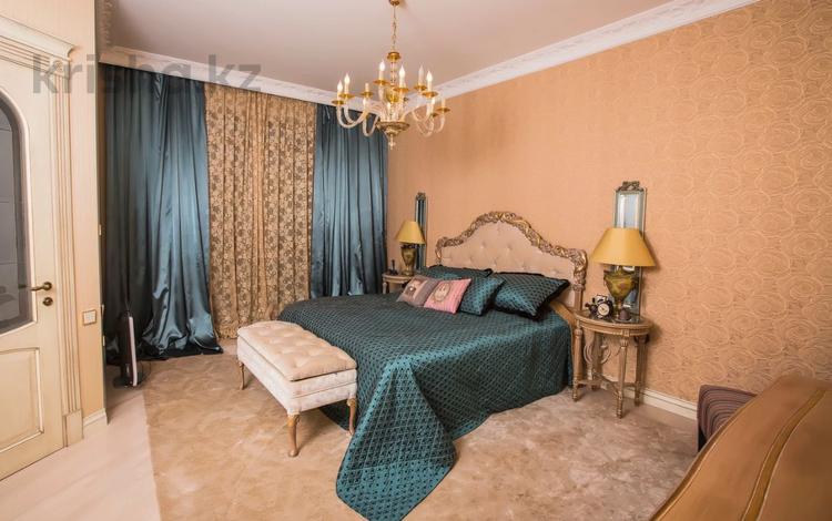 4-комнатная квартира, 270 м², 1/3 этаж, Рыскулбекова за 170 млн 〒 в Алматы — фото 3