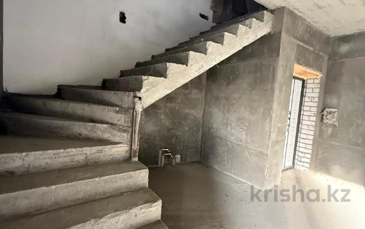 5-комнатная квартира · 246 м² · 5/5 этаж, Жумабаева за 76 млн 〒 в Семее — фото 8