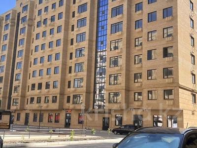 3-комнатная квартира · 131.7 м² · 8/10 этаж, Абая 26/3 — Драмтеатра за 44 млн 〒 в Атырау