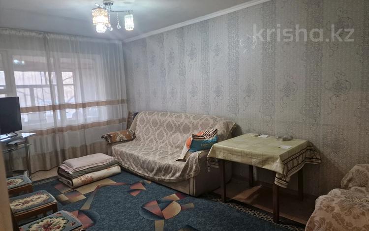3-комнатная квартира, 64 м², 1/5 этаж, 4 мкр за 16.5 млн 〒 в Талдыкоргане, мкр военный городок Жулдыз — фото 17