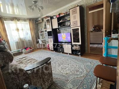 2-бөлмелі пәтер, 44 м², 3/5 қабат, мкр Центральный Абая 21 — Район драм. театра, бағасы: 14.5 млн 〒 в Атырау, мкр Центральный