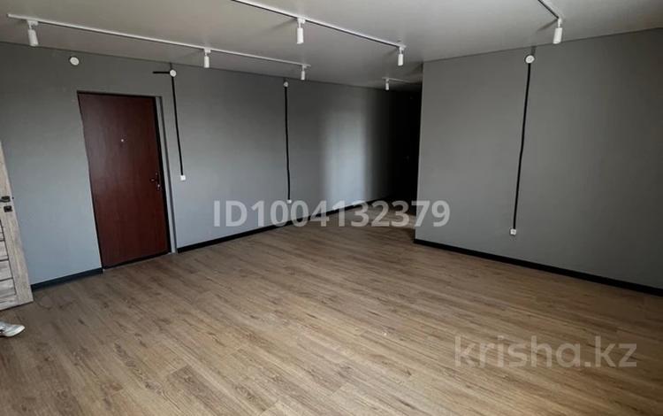 Офисы, салоны красоты, кабинеты и рабочие места, студии · 15 м² за 100 000 〒 в Костанае — фото 7