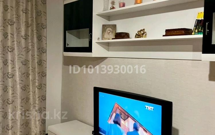 1-комнатная квартира · 38 м² · 7/9 этаж, 5 мкр 8 — В центре за 120 000 ₸ в Аксае — фото 2
