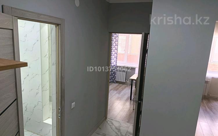 1-бөлмелі пәтер · 42 м² · 2/9 қабат, мкр. Алтын орда, Тауелсиздик 24а, бағасы: 18.5 млн ₸ в Актобе — фото 2
