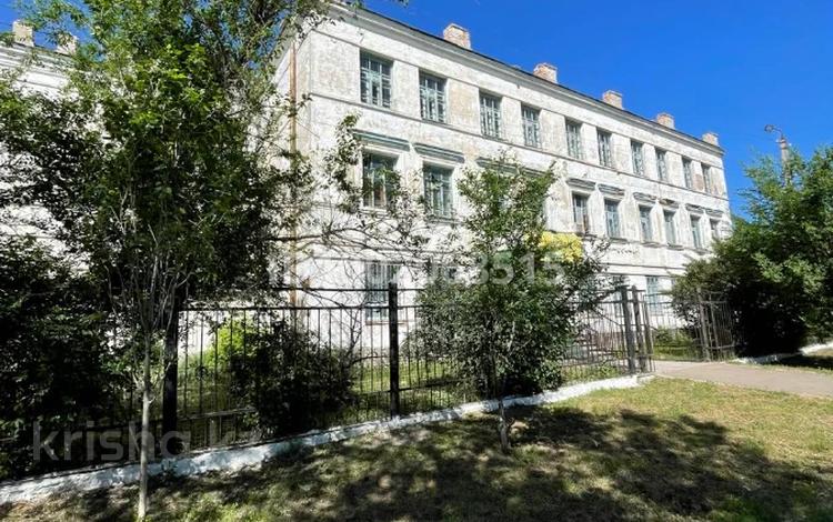 Свободное назначение, офисы, образование · 2034.9 м² за 490 млн 〒 в Уральске — фото 2