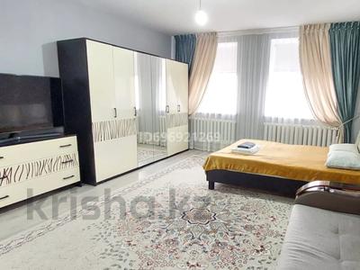 1-комнатная квартира · 50 м² · 4/8 этаж, Желтоксан 11в за 14 000 ₸ в 