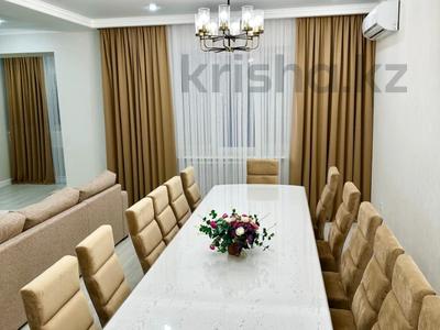 4-комнатная квартира · 170 м² · 4/10 этаж, мкр. Алтын орда, Алии Молдагуловой за 79.6 млн ₸ в Актобе