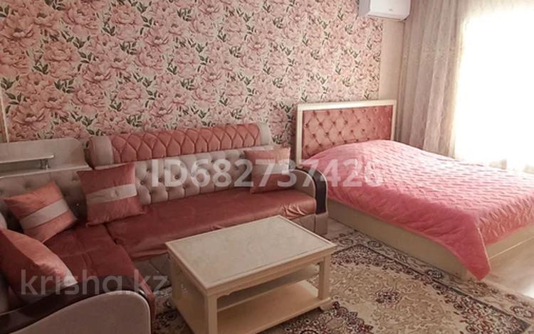 1-комнатная квартира · 38 м² · 1/5 этаж, 8 микр 3 — Возле кафе Сан-Ремо за 8 000 ₸ в Таразе — фото 2