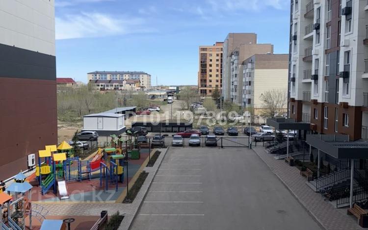 2-бөлмелі пәтер · 75.6 м² · 3/14 қабат, ул. Сабита Муканова 78/3, бағасы: 30 млн ₸ в Караганде, Казыбек би р-н — фото 2