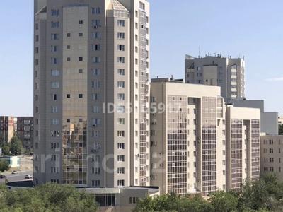 Пәтерлер в Карагандинской обл.: 2-бөлмелі пәтер · 80 м² · 5/7 қабат · ай сайын, Республики 42, бағасы: 300 000 〒 2-бөлмелі пәтер · 80 м² · 5/7 қабат · ай сайын, Республики 42, бағасы: 300 000 〒 в Караганде, Казыбек би р-н