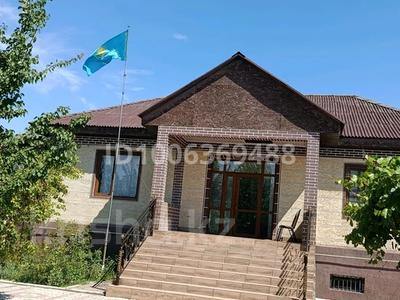 Отдельный дом · 7 комнат · 385 м², М.Әуезов 30 — 18 ықшам аудан за 2 млн 〒 в Конаеве (Капчагай)