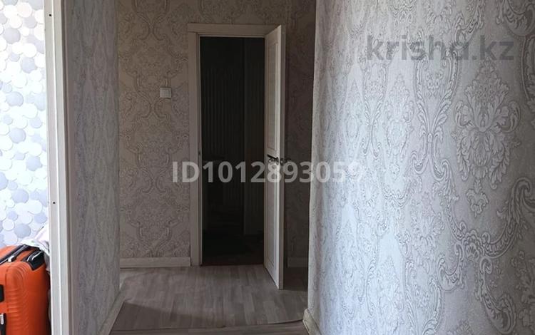 2-комнатная квартира · 51.6 м² · 4/5 этаж, 3 мкр 37 за 4 млн ₸ в Каратау — фото 2