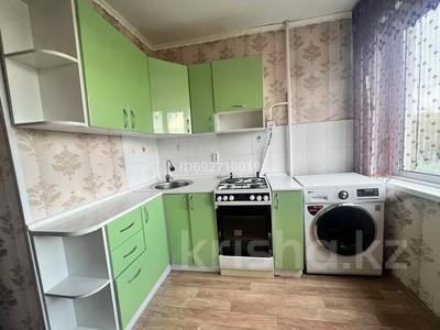 2-комнатная квартира, 54 м², 4/9 этаж помесячно, мкр Юго-Восток, Строителей 19 за 140 000 〒 в Караганде, Казыбек би р-н