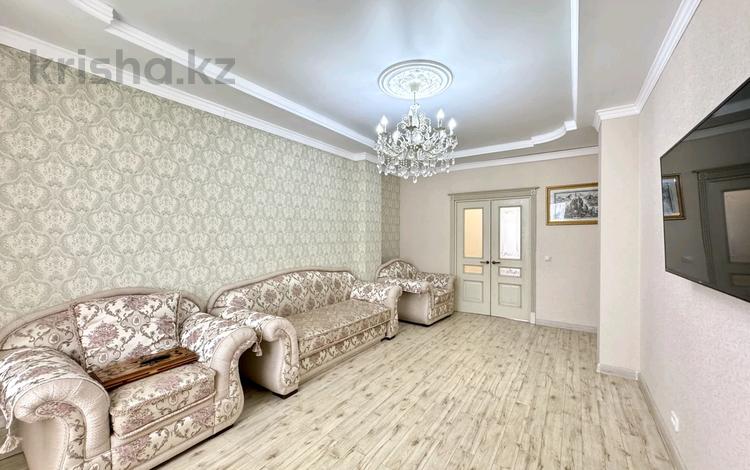 3-бөлмелі пәтер · 95 м² · 18/20 қабат, Түркістан, бағасы: 450 000 ₸ в Астане, Есильский р-н — фото 2