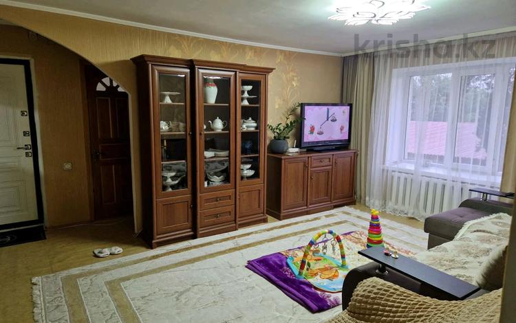 3-бөлмелі пәтер, 63 м², 3/9 қабат ай сайын, Назарбаева, бағасы: 170 000 〒 в Талдыкоргане — фото 2