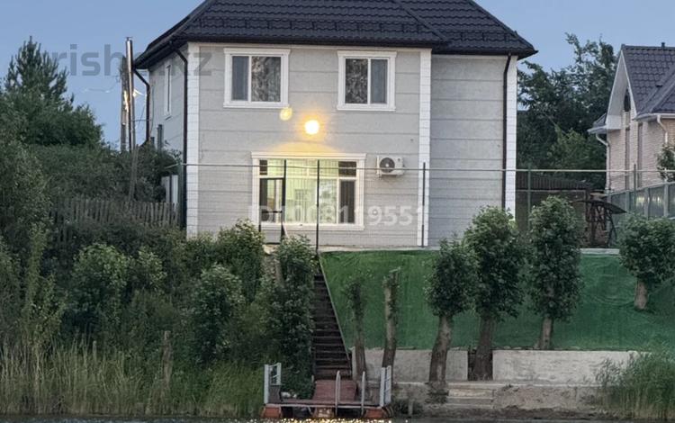 Дом · 4 комнаты · 200 м², Солнечная 472 за 75 000 ₸ в Костанае — фото 2