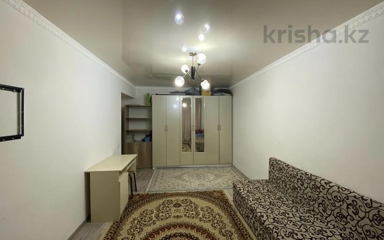 1-комнатная квартира, 35 м², 3/5 этаж помесячно, Самал за 90 000 〒 в Талдыкоргане, мкр Самал — фото 2