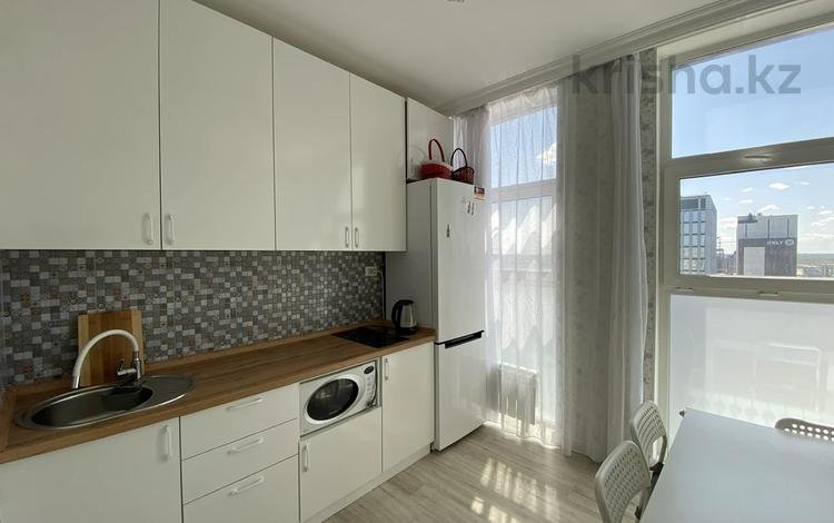 1-комнатная квартира · 35 м² · 17/22 этаж, Мангилик Ел 54 — Полностью упакованная, на долгий срок за 190 000 〒 в Астане, Есильский р-н — фото 2