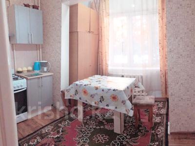 1-комнатная квартира, 43 м², 1/5 этаж помесячно, мкр Аксай-3 21 за 160 000 〒 в Алматы, Ауэзовский р-н