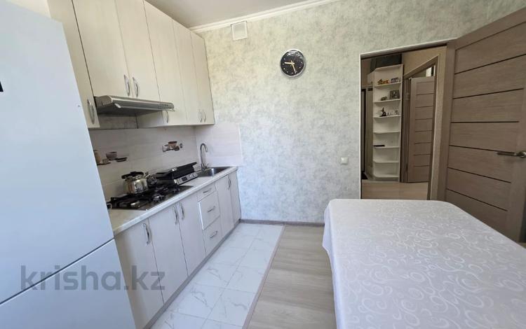 1-бөлмелі пәтер · 40 м² · 3/6 қабат, мкр Кокжиек, бағасы: 23.5 млн ₸ в Алматы, Жетысуский р-н — фото 2