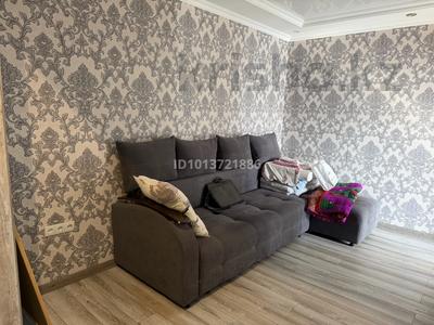 2-бөлмелі пәтер · 45 м² · 10/10 қабат, Мкр Аксай, Б. Момышулы 25, бағасы: 300 000 ₸ в Алматы, Ауэзовский р-н