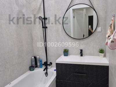 2-комнатная квартира · 69.5 м² · 3/11 этаж, Сарайшык 79 — Сарайшык/курмангазы, тц Кристал за 45 млн 〒 в Уральске, мкр Школьник