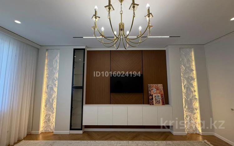 3-комнатная квартира · 100 м² · 8/9 этаж, мкр Нурсая, Абулхайыр хана 74-5 за 550 000 ₸ в Атырау — фото 2