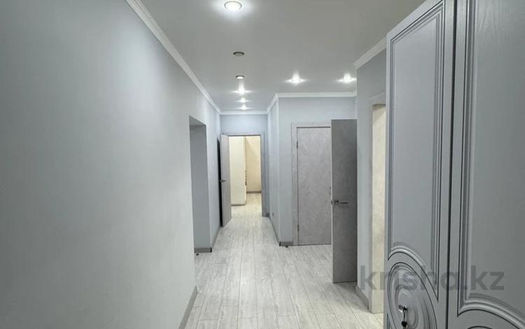 3-бөлмелі пәтер · 90 м² · 6/8 қабат, Алтын орда ш/а. 11Т, бағасы: 35.5 млн ₸ в Актобе, мкр. Алтын орда — фото 2