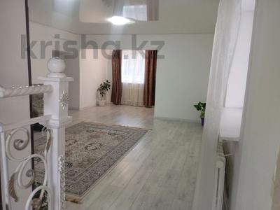 Жеке үй · 10 бөлме · 300 м², мкр Кунгей 46, бағасы: 150 000 〒 в Караганде, Казыбек би р-н