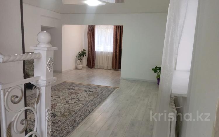 Жеке үй · 10 бөлме · 300 м², мкр Кунгей , 25 спальных мест 25 спальных мест, бағасы: 150 000 ₸ в Караганде, Казыбек би р-н — фото 11