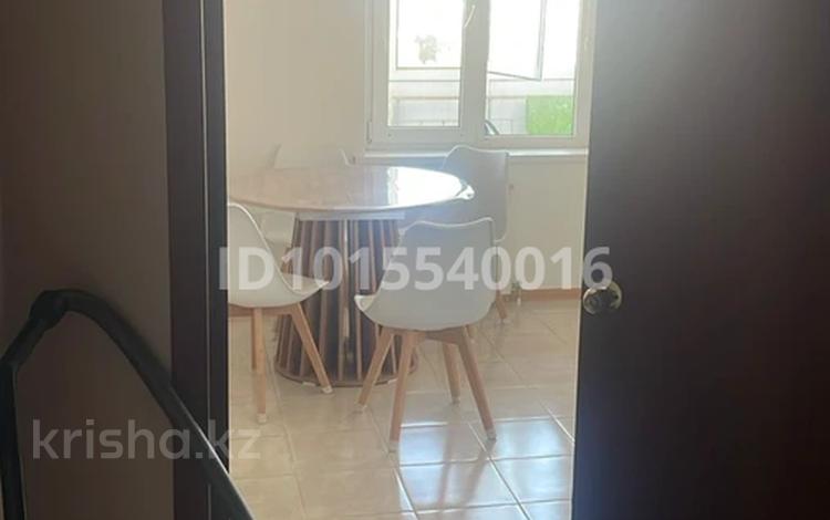 2-бөлмелі пәтер · 79 м² · 5/5 қабат, Нұрсая ш/а., Мкрн Нурсая 1/7 — НИШ школа, бағасы: 200 000 ₸ в Атырау, мкр Нурсая — фото 3