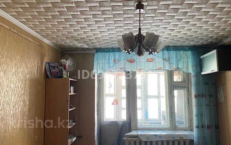 3-комнатная квартира · 56 м² · 1/6 этаж, Толстого 106 — камзина-толстого за 17.5 млн 〒 в Павлодаре — фото 2
