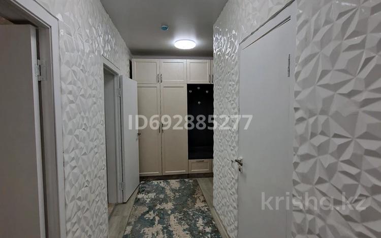 2-комнатная квартира, 55.8 м², 11/12 этаж, Кошкарбаева 1140 за 29.5 млн 〒 в  — фото 2
