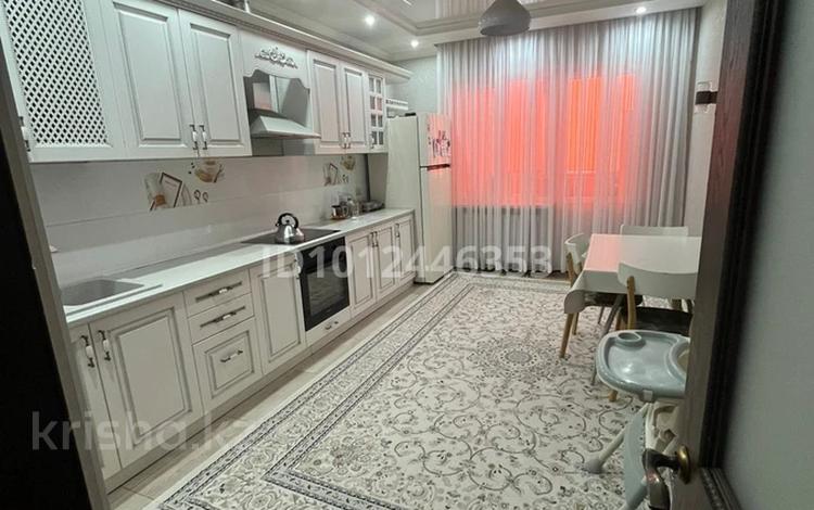 3-бөлмелі пәтер · 100 м² · 16/17 қабат, мкр Шугыла, Жуалы,4 4 — Толе би, бағасы: 39 млн ₸ в Алматы, Наурызбайский р-н — фото 2