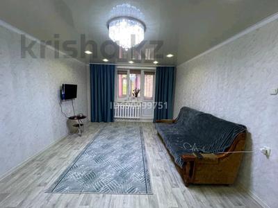 4-комнатная квартира, 78 м², 1/5 этаж, 6мкр 5 — Мурагер за 18.5 млн 〒 в Лисаковске