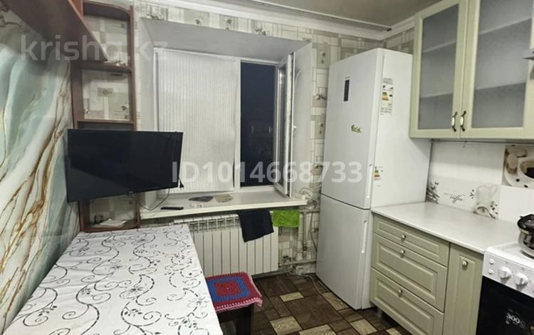 2-комнатная квартира · 41 м² · 5/5 этаж, Мангилик ел — Рядом находится центральная площадь, школа 6 гимназия ,кафе и т.д за 200 000 ₸ в Семее — фото 2