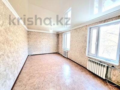 3-комнатная квартира, 58 м², 3/5 этаж, Достык 23 за ~ 15.4 млн 〒 в Талдыкоргане