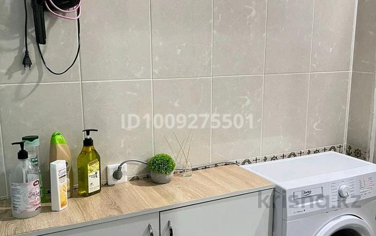 1-бөлмелі пәтер · 45 м² · 8/14 қабат, 17-й мкр, 17 мкрн 7, бағасы: 2 500 〒 в Актау — фото 2