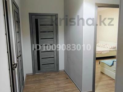 1-комнатная квартира · 60 м² · 8/8 этаж, Алии Молдагуловой 30б — Рядом рынок Алия за 11 000 〒 в Актобе