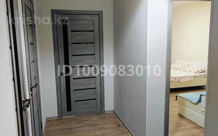 1-бөлмелі пәтер · 60 м² · 8/8 қабат, Алии Молдагуловой 30б — Рядом рынок Алия, бағасы: 11 000 ₸ в Актобе — фото 2