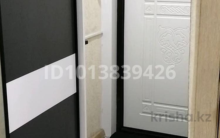 3-комнатная квартира · 48 м² · 3/5 этаж, Майкудук, Майкудук, 18й микрорайон за 17 млн ₸ в Караганде, Алихана Бокейханова р-н — фото 2