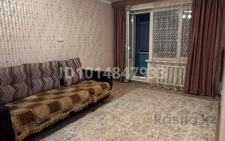 1-комнатная квартира · 35 м² · 1/9 этаж, мкр Кунаева 25 за 120 000 ₸ в Уральске — фото 2