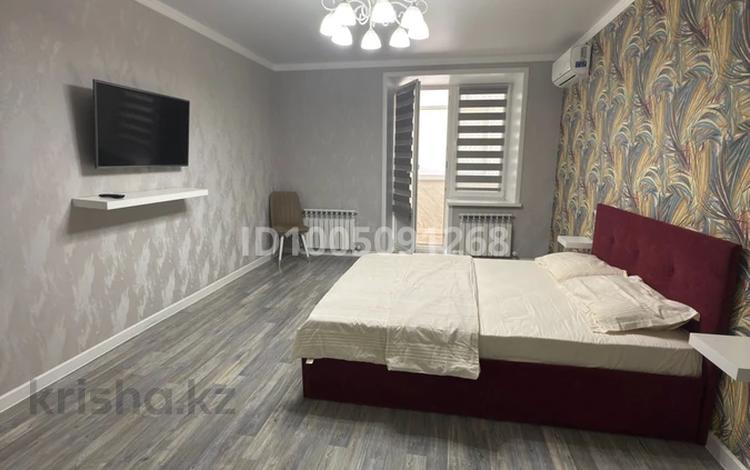 1-комнатная квартира · 55 м² · 3/10 этаж, мкр Кунаева — 6 мкр за 200 000 〒 в Уральске — фото 2