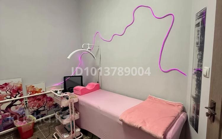 Салоны красоты · 12 м² за 50 000 ₸ в Алматы, Алмалинский р-н — фото 2