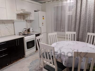 4-комнатная квартира, 100 м², 4/9 этаж, мкр 12 за 29.5 млн 〒 в Актобе, мкр 12