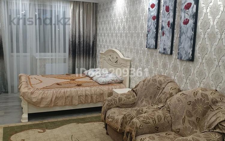 1-комнатная квартира, 46 м², 4/9 этаж посуточно, Исы байзакова 133 за 12 000 〒 в Павлодаре — фото 2