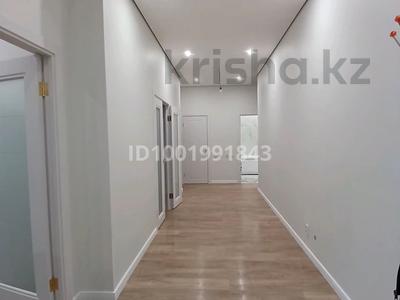 3-бөлмелі пәтер · 98 м² · 3/9 қабат, Нұрсая ш/а., Абулхайыр хана 74-1, бағасы: 62 млн ₸ в Атырау, мкр Нурсая