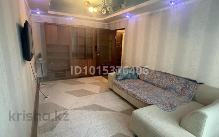2-комнатная квартира · 50 м² · 2/5 этаж, мкр 11 за 12 000 ₸ в Актобе — фото 8