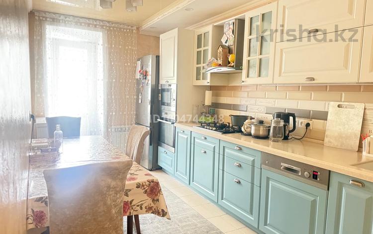 4-комнатная квартира · 80 м² · 3/5 этаж, мкр Михайловка , Аманжолова 9 — Центральный парк за 45 млн ₸ в Караганде, Казыбек би р-н — фото 17